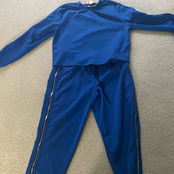 Jogger Set - Picture 1 of 2